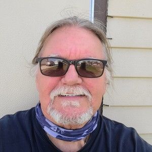 Meet your Posher, Dennis